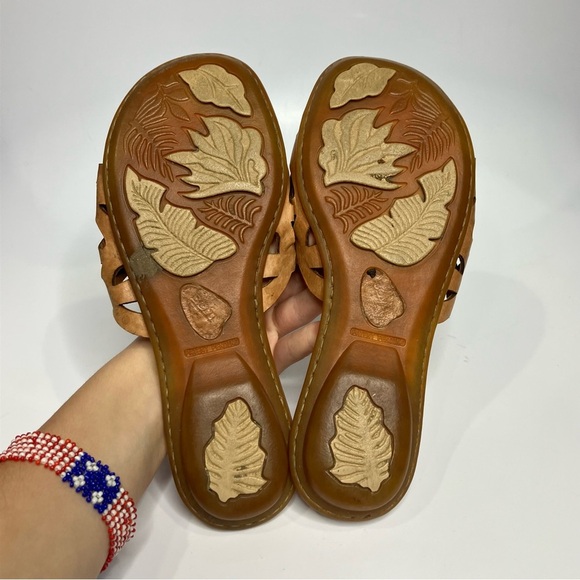 Born Mani Natura slide sandals perforated‎ tan leather women’s size 7/38 casual - Picture 6 of 8